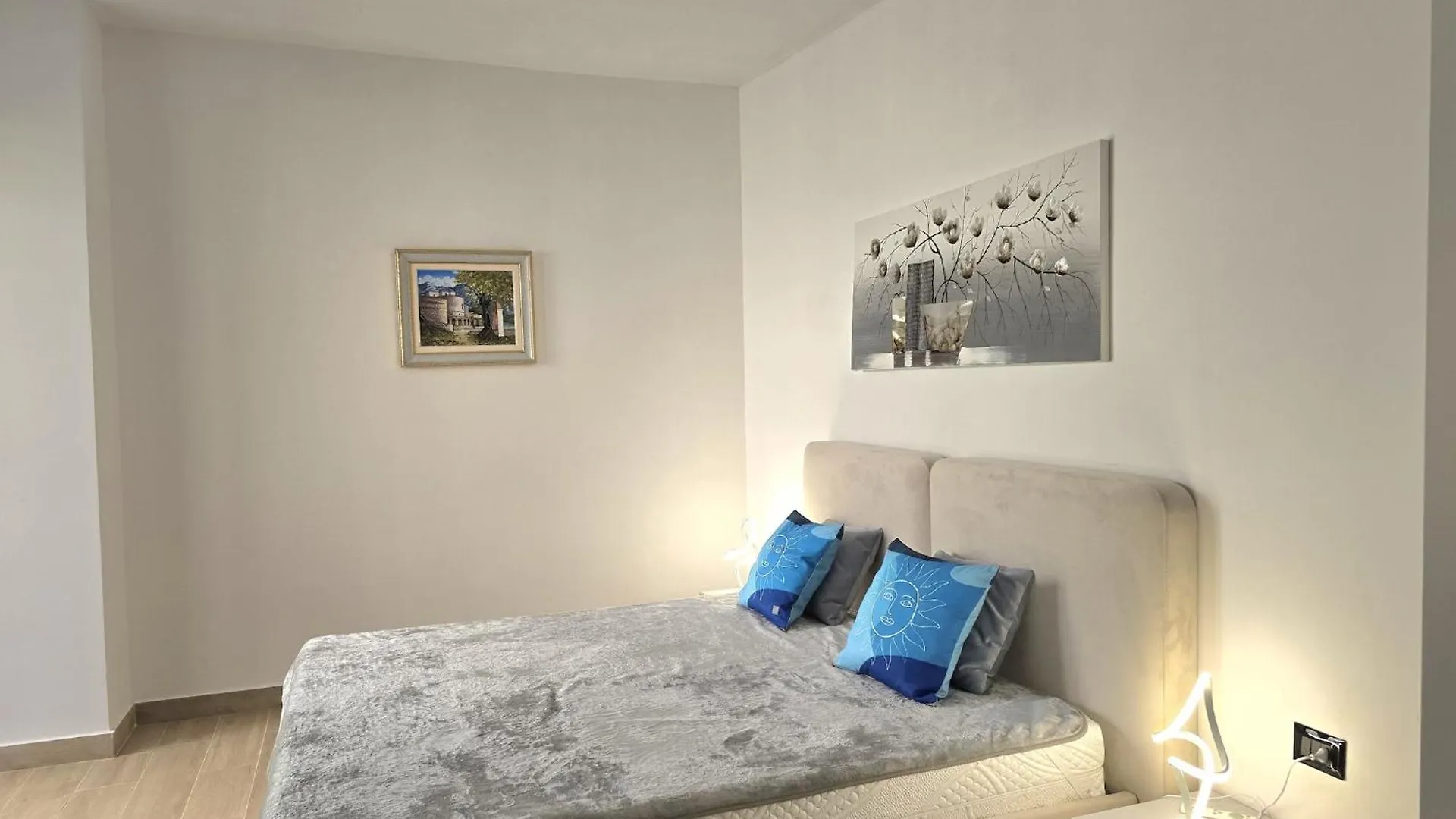 Modern Holiday Home With Sea Views Shetaj Villa