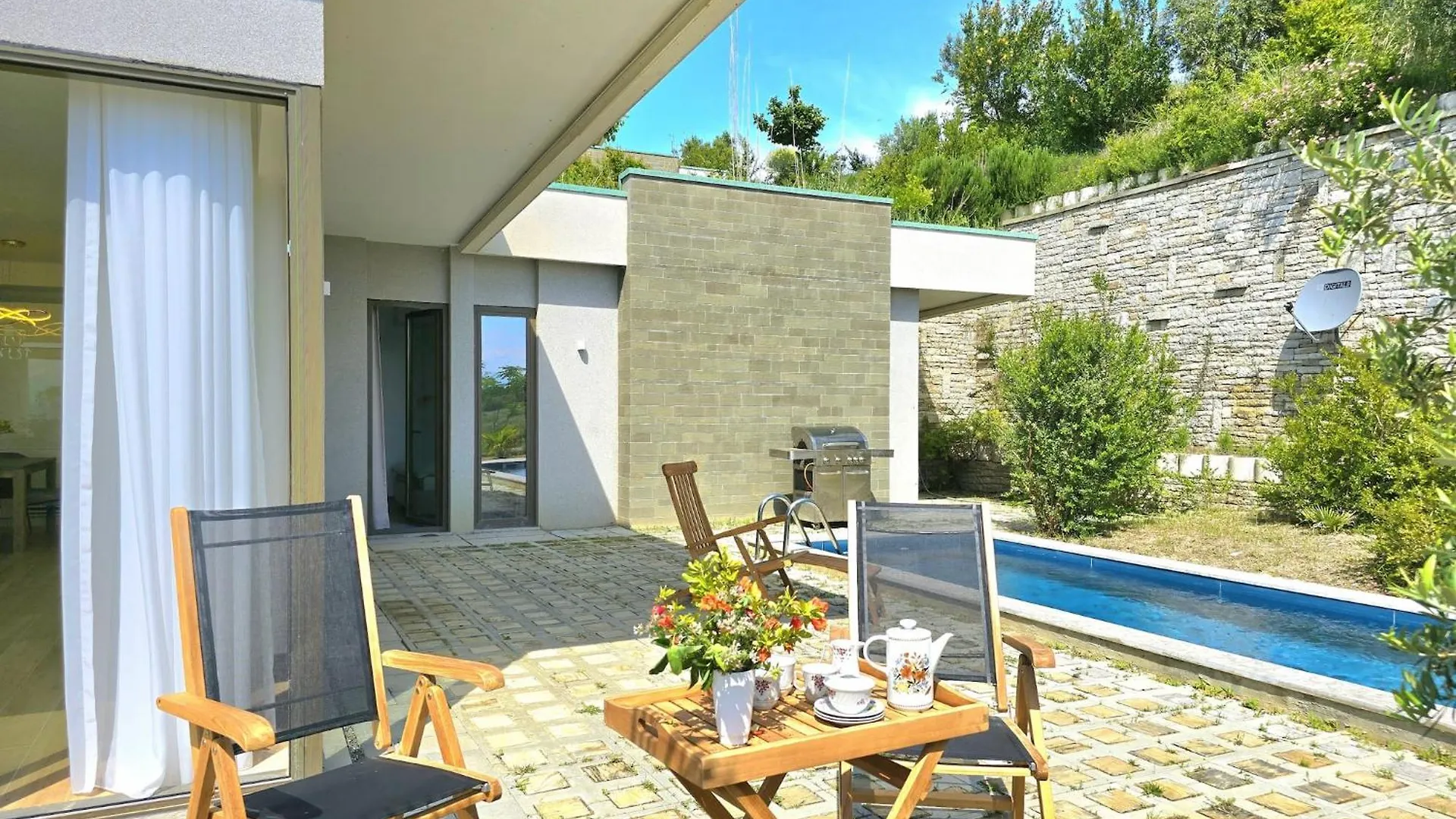 Villa Modern Holiday Home With Sea Views Shetaj