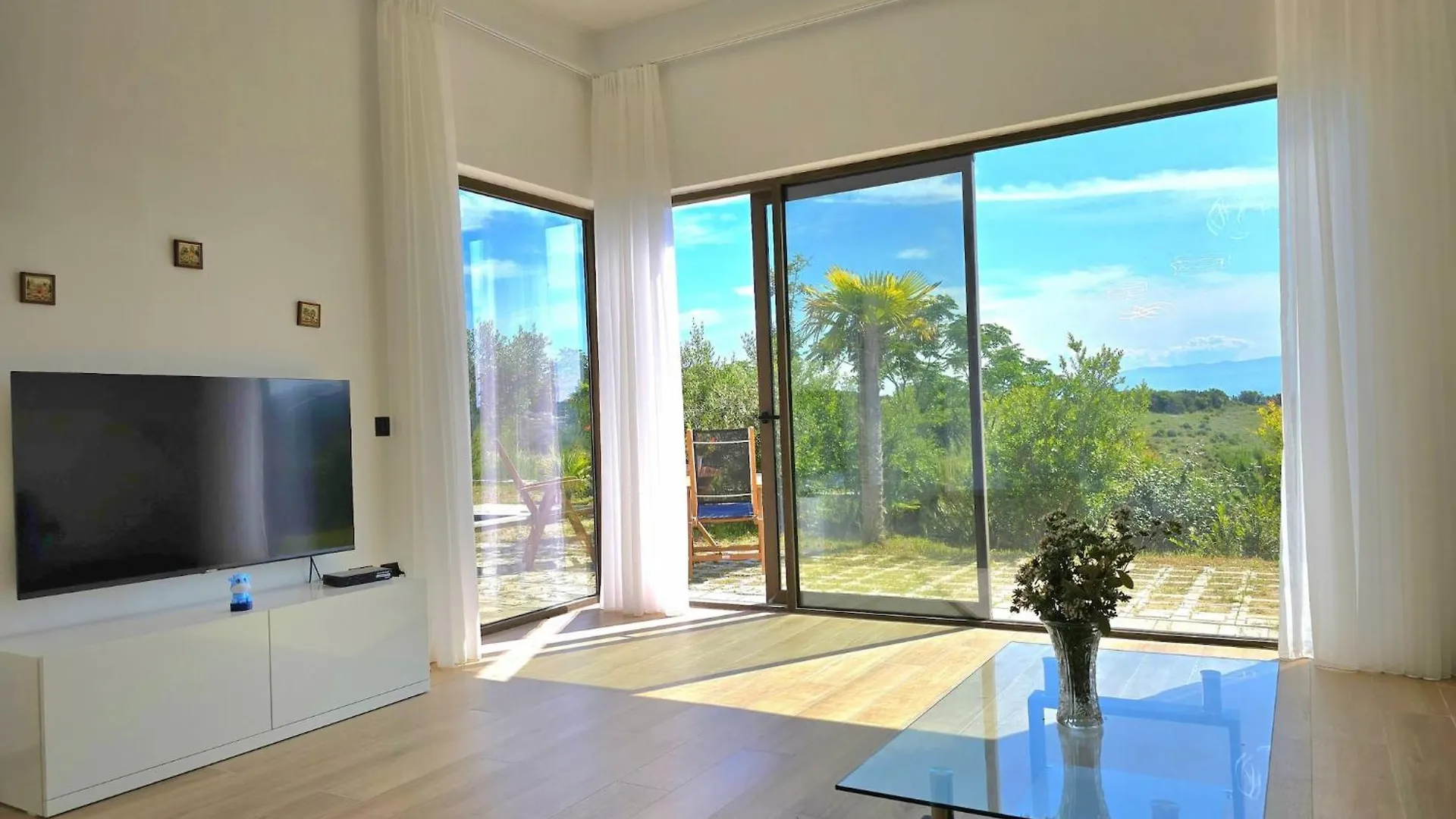 Villa Modern Holiday Home With Sea Views Shetaj